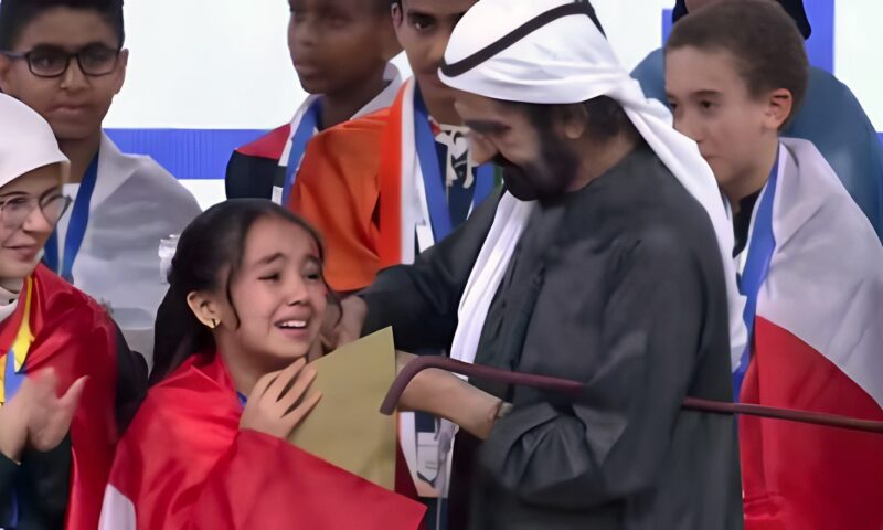 جئت من أرض المآذن والأهرامات.. طالبة مصرية تفوز بمسابقة تحدي القراءة العربي