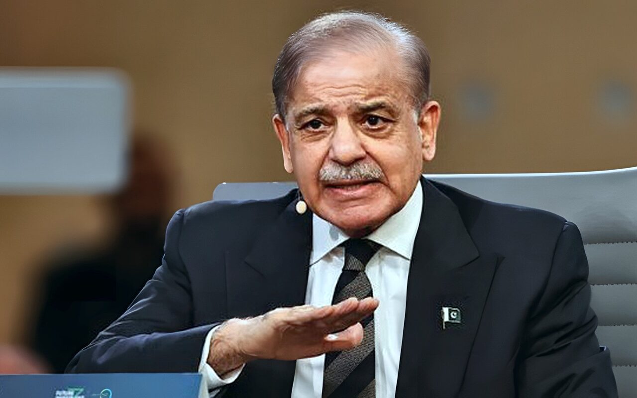 شهباز شريف: باكستان تقف إلى جانب السعودية بموجب اتفاقية الدفاع في مكة