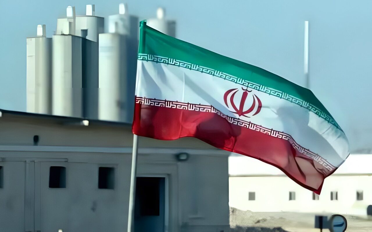 رويترز: إيران تؤكد لباكستان رفض إخراج المواد النووية المخصبة من أراضيها