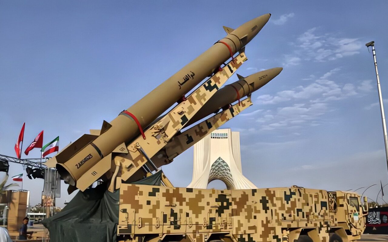 التلفزيون الإيراني: طهران تستعد لحرب شاملة وتهدد بالرد على أي اعتداء أو اغتيال دون قيود