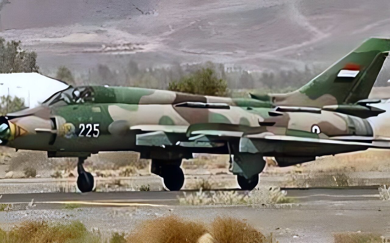 الطيران الحربي يشن 3 غارات على مواقع للفصائل اليمنية في صبر الموادم جنوبي تعز