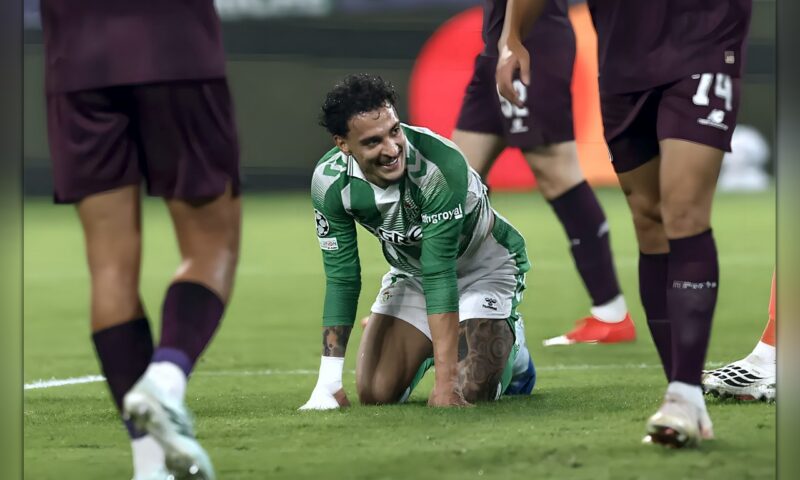 سرقة منزل البرازيلي أنتوني أثناء خوضه مباراة في «أبطال أوروبا»