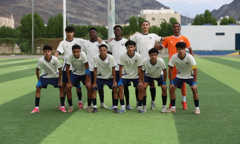 محايل عسير… يخطف الأضواء بصدارة شبابه للدوري الممتاز رغم حضور كباره في دوري «الثالثة»