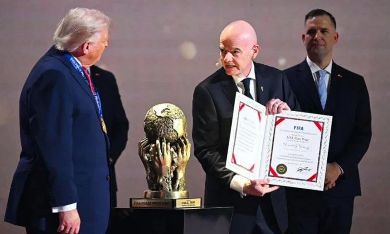 «فيفا» يدرس إلغاء جائزة السلام بعد عام واحد من منحها لترمب