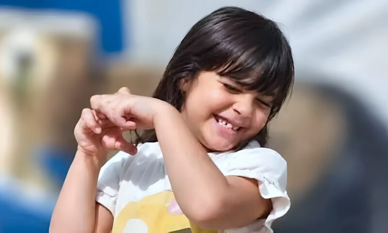 بعد وفاة الطفلة مكة|ماذا تفعل عند إصابة طفلك بعضة كلب أو قطة؟.. دكتور متخصص يجيب