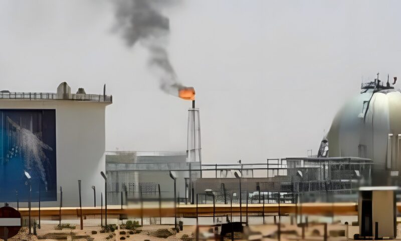 الأكبر في المملكة.. الحوثي تعلن شن هجوم على مصفاة نفط رأس تنورة بالسعودية