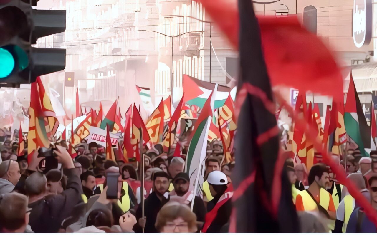 عشرات الآلاف في الشوارع.. إضراب عام ومظاهرات تجتاح إيطاليا