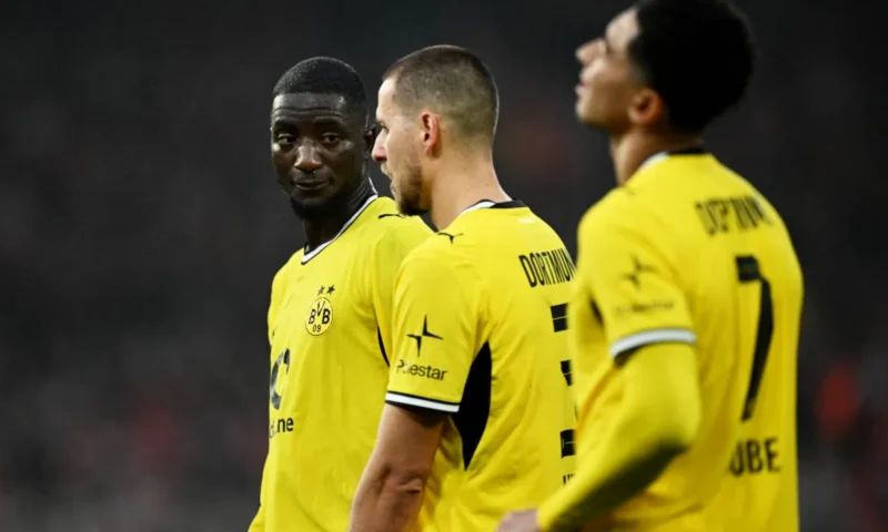 «البوندسليغا»: دورتموند يتعثر للمرة الثالثة توالياً… وانتصارات لهامبورغ وإلفرسبرغ