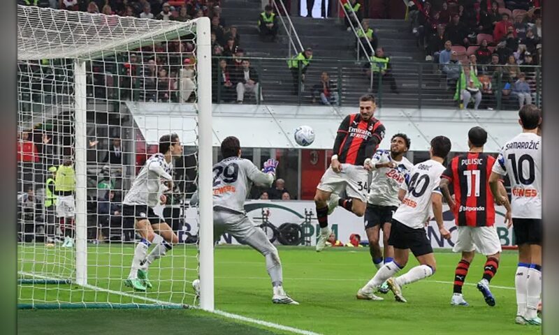 «الدوري الإيطالي»: ميلان يقتحم المربع الذهبي بثلاثية في أتالانتا