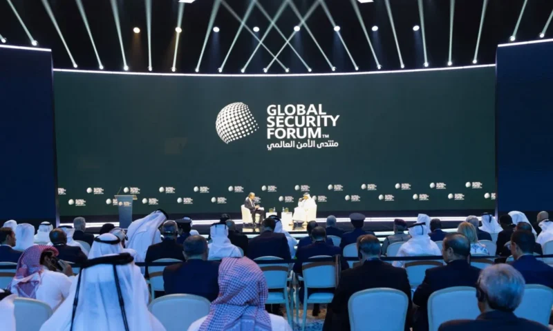 قطر تدعو إلى اتفاق عدم اعتداء مع إيران وتعلن تعزيز صناعاتها الدفاعية