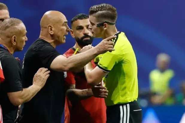 «فيفا» يقرر إيقاف حسام وإبراهيم حسن 3 مباريات وزيكو 5 مباريات