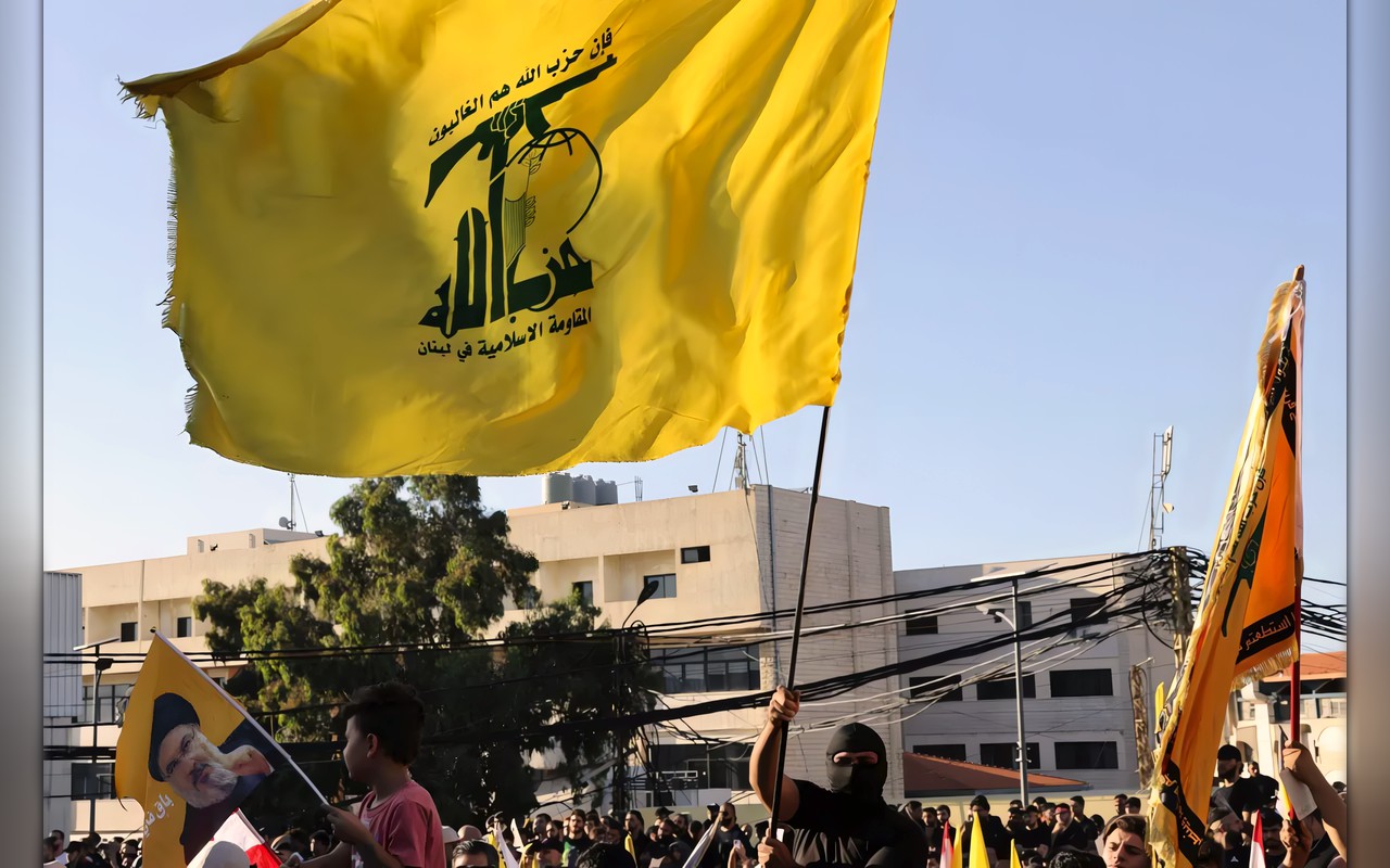 لبنان يصدر مذكرتَي إحضار لمسؤولين في «حزب الله»