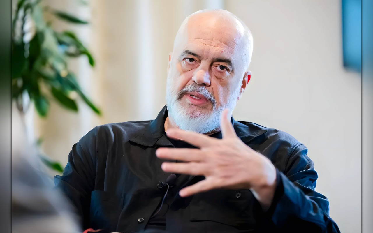 رئيس وزراء ألبانيا يتهم «أياديَ خفية» بالوقوف خلف أعمال العنف