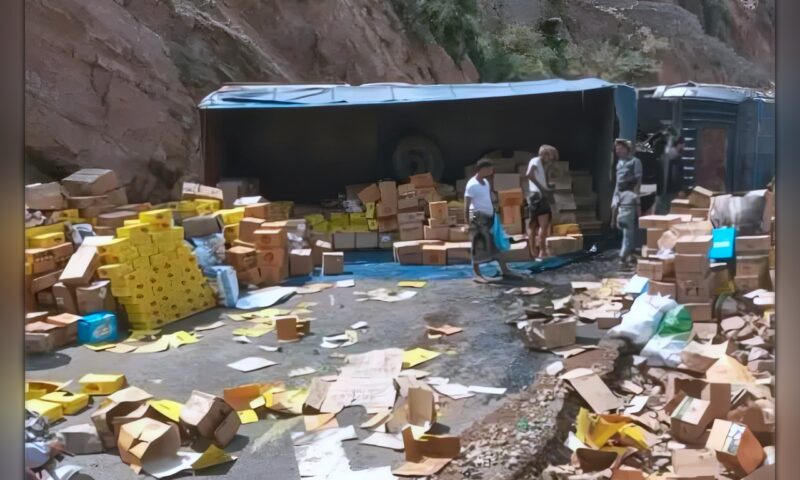 الحوثيون ينتهكون أرياف تعز بتفجير الطرق ونهب المنازل