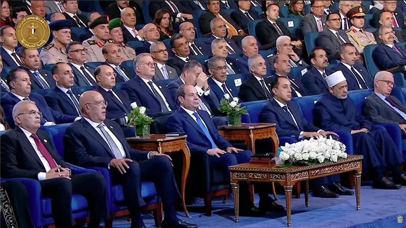 بتشريف فخامة الرئيس.. محافظ قنا يشارك في فعاليات الجلسة الافتتاحية بمنتدى مصر 2026