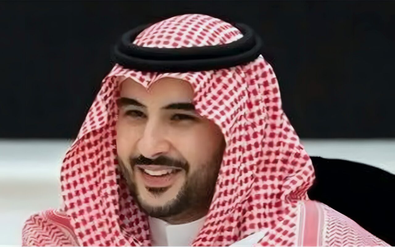 وزير الدفاع السعودي في طهران، اجتماع رفيع المستوى لدول حلف مكة مع مسؤولين إيرانيين