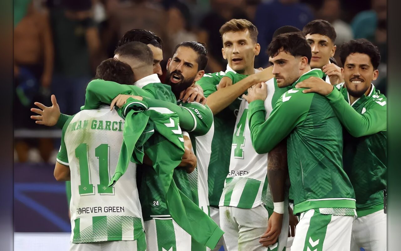 إيسكو يقود ريال بيتيس إلى فوزه الثالث توالياً في دوري الأبطال