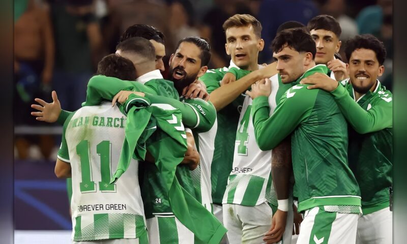 إيسكو يقود ريال بيتيس إلى فوزه الثالث توالياً في دوري الأبطال
