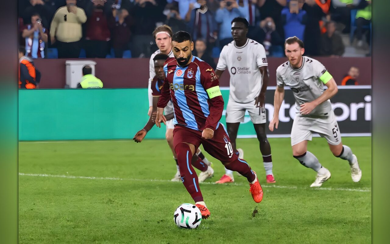 صلاح يقود طرابزون لهزيمة هارتس الاسكوتلندي في دوري المؤتمر الأوروبي