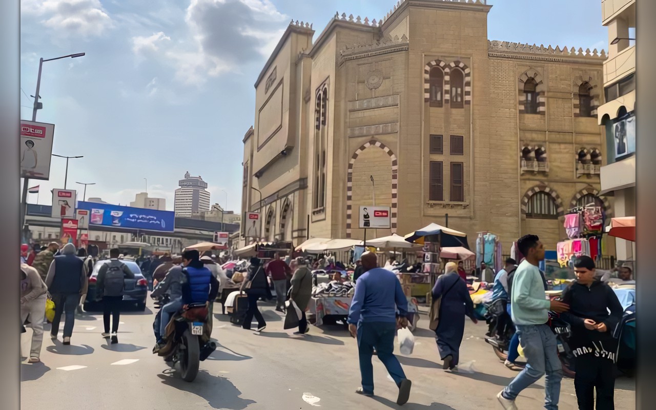 الدولار يبلغ مستوى قياسياً جديداً في مصر ويلهب أسعار بعض السلع