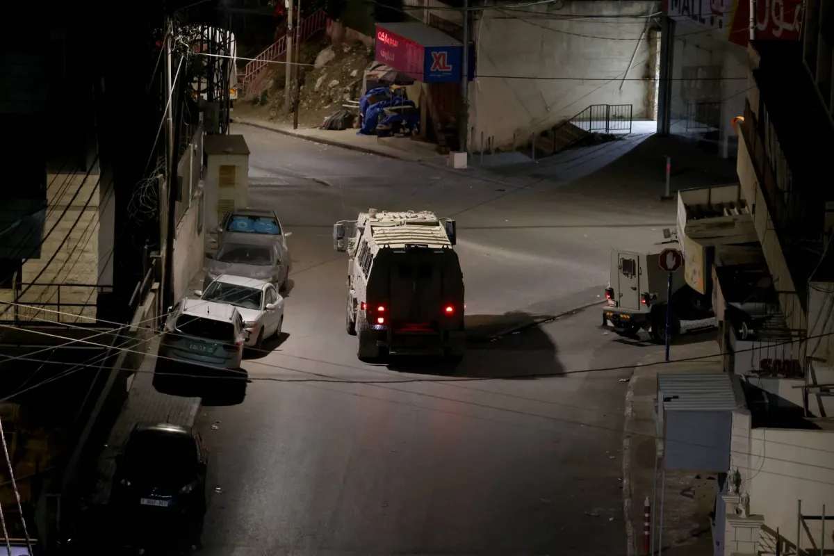 إسرائيل تجبر عشرات الفلسطينيين على إخلاء منازلهم في الخليل
