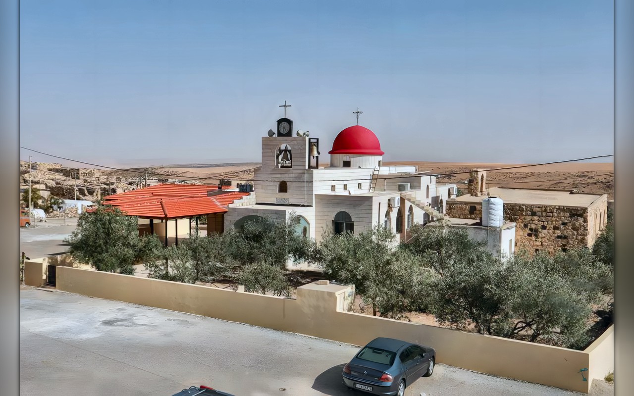 بعد الهجوم الإرهابي… ماذا نعرف عن كنيسة حمود والوجود المسيحي في الكرك؟