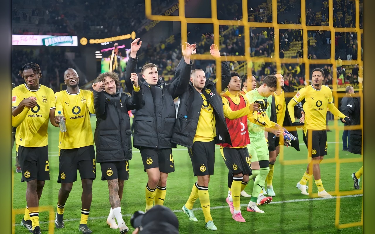 «البوندسليغا»: دورتموند يفوز ويتصدر قبل «الكلاسيكر»