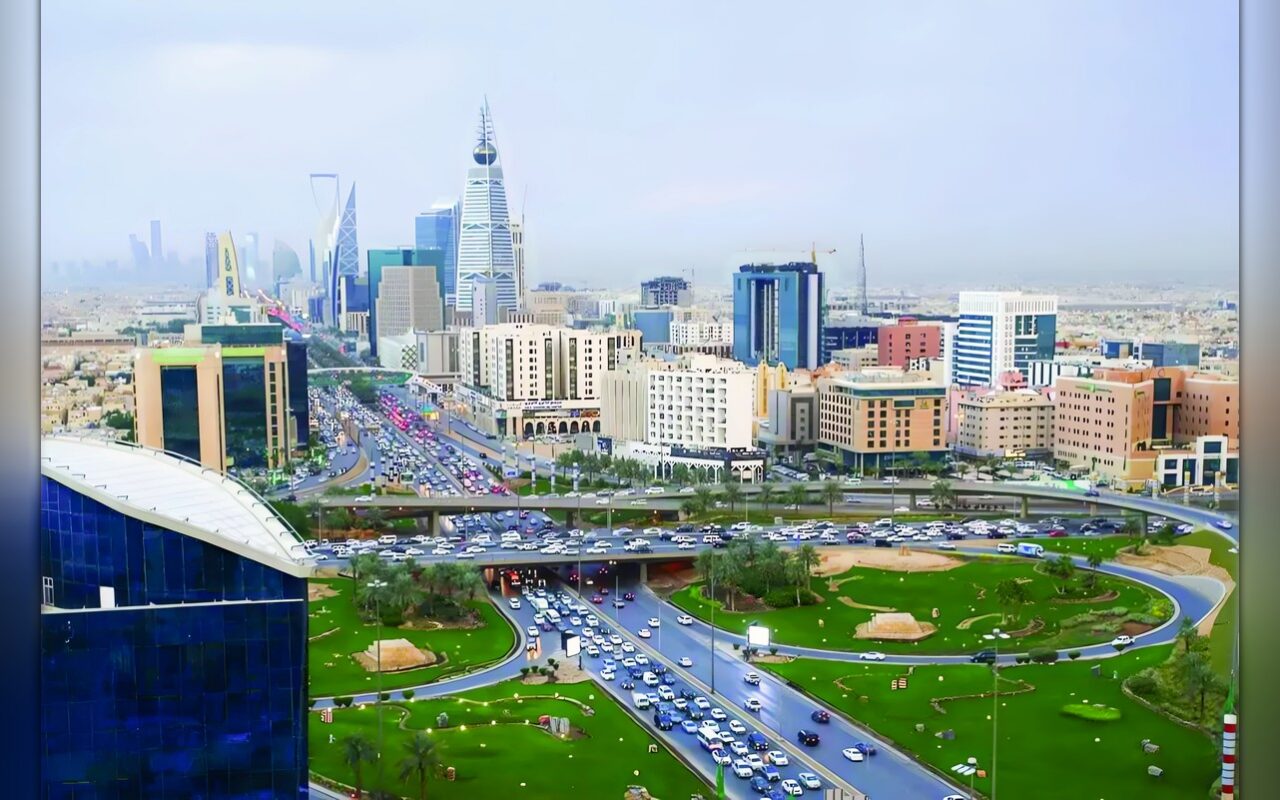 الدفاع المدني السعودي يعلن «زوال الخطر» عن الرياض بعد إطلاق الإنذار المبكر