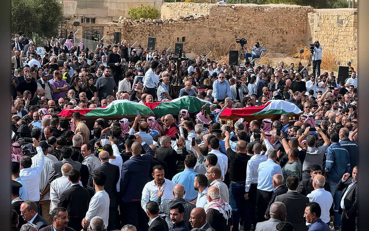 وسط أجواء من الحزن… تشييع ضحايا الاعتداء على كنيسة في الأردن
