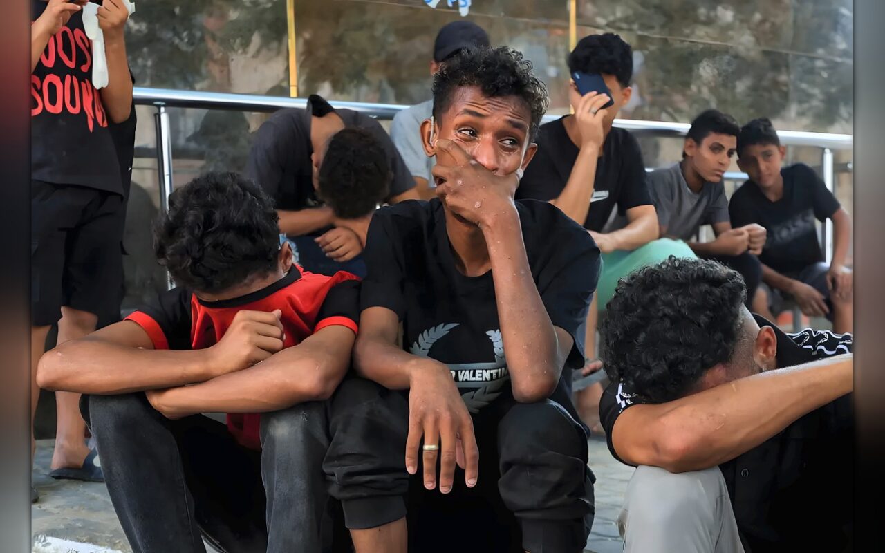 إسرائيل تكثف غاراتها في غزة وتقتل 7 فلسطينيين