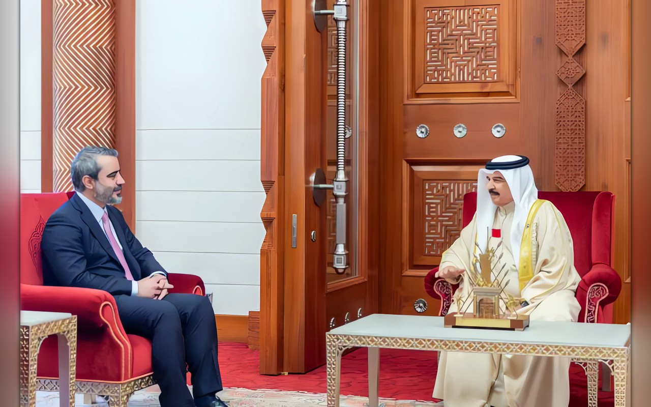 حمد بن عيسى يبحث مع الشيباني التطورات الإقليمية والدولية