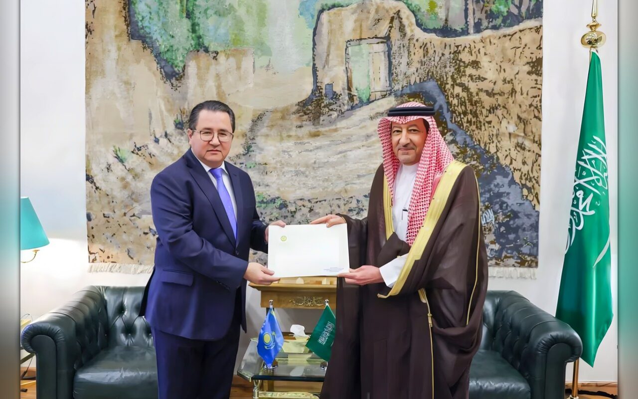 ولي العهد السعودي يتلقى رسالة من رئيس كازاخستان