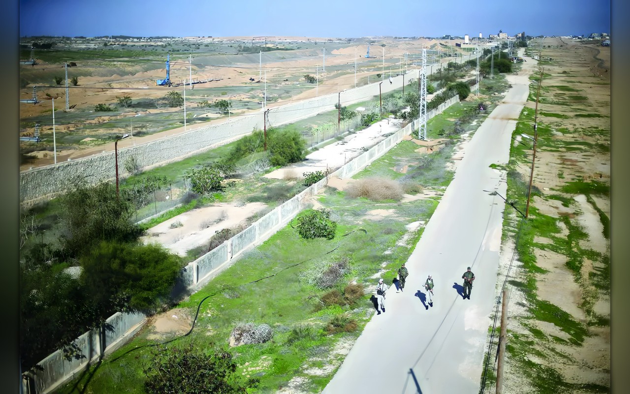 الجيش الإسرائيلي يزعم القبض على مصري عبر السياج الحدودي 