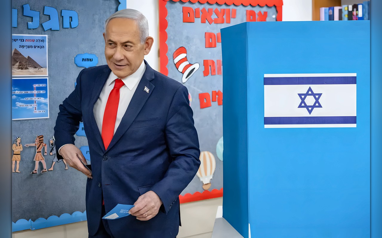 نتنياهو يدلي بصوته في الانتخابات… ويهاجم الأحزاب العربية في إسرائيل