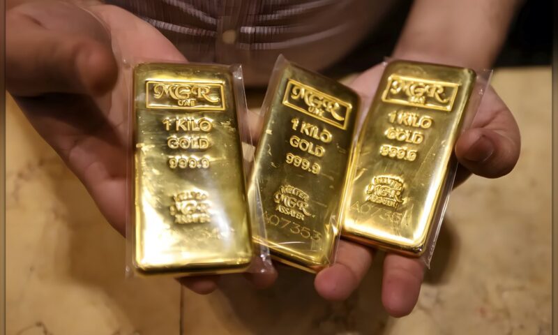 الذهب يتراجع مع تصاعد مخاوف التضخم قبيل قرار «الفيدرالي»