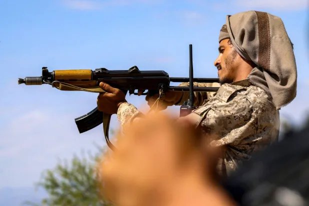 تعز تتصدّى لهجمات حوثية عنيفة في جبهتها الجنوبية