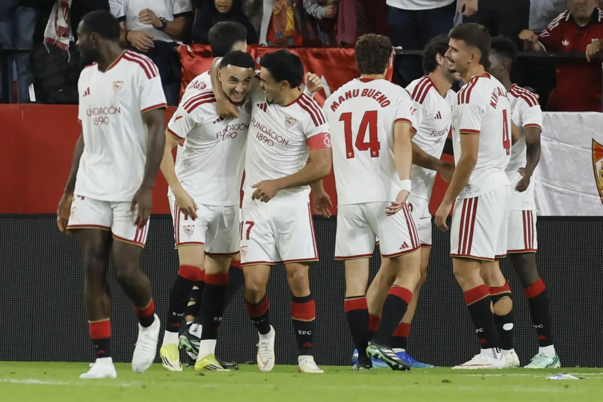 إشبيلية وبلباو وديبورتيفو يتأهلون في كأس ملك إسبانيا