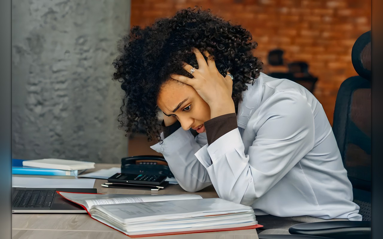 عقلك يطلب الراحة… 9 علامات تكشف إصابتك بالإرهاق الذهني