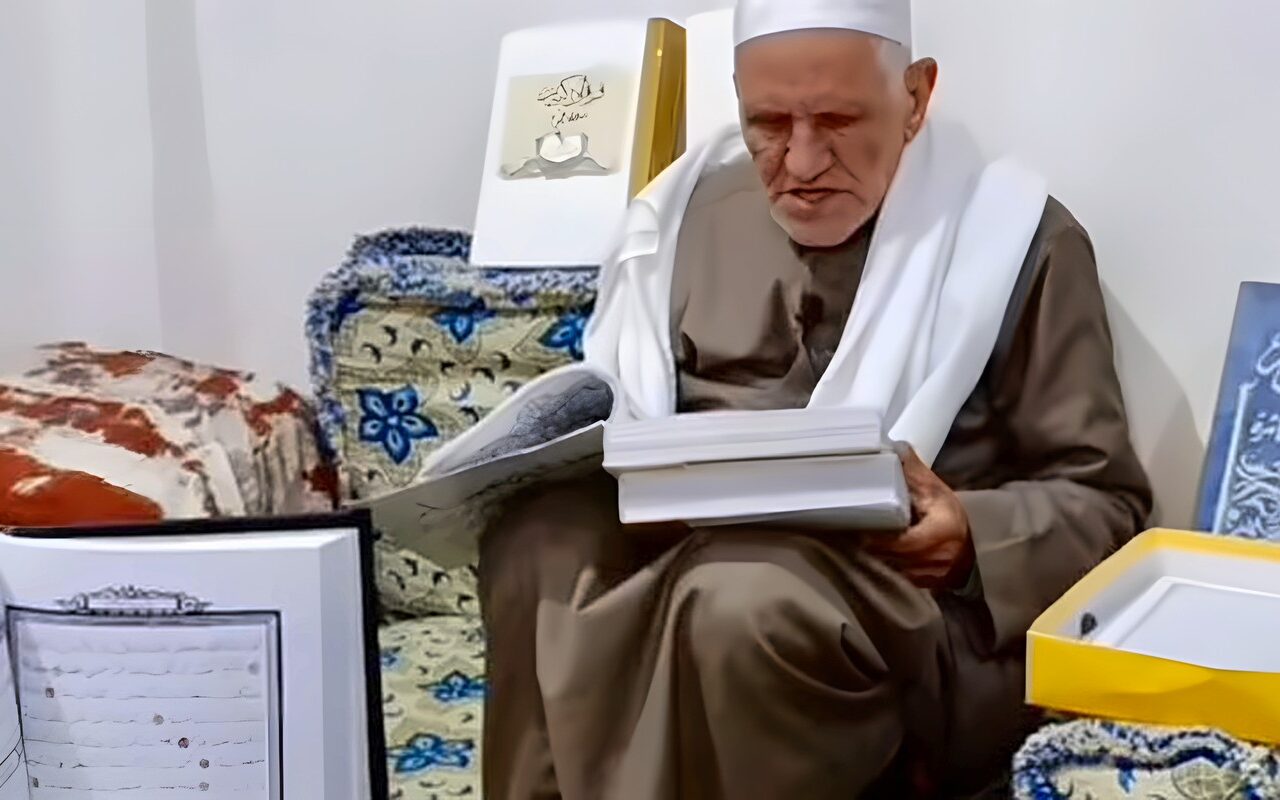 كتب المصحف بخط يده 11 مرة، وفاة الشيخ رضا محمد ريدي بالمنيا عن عمر 80 عامًا