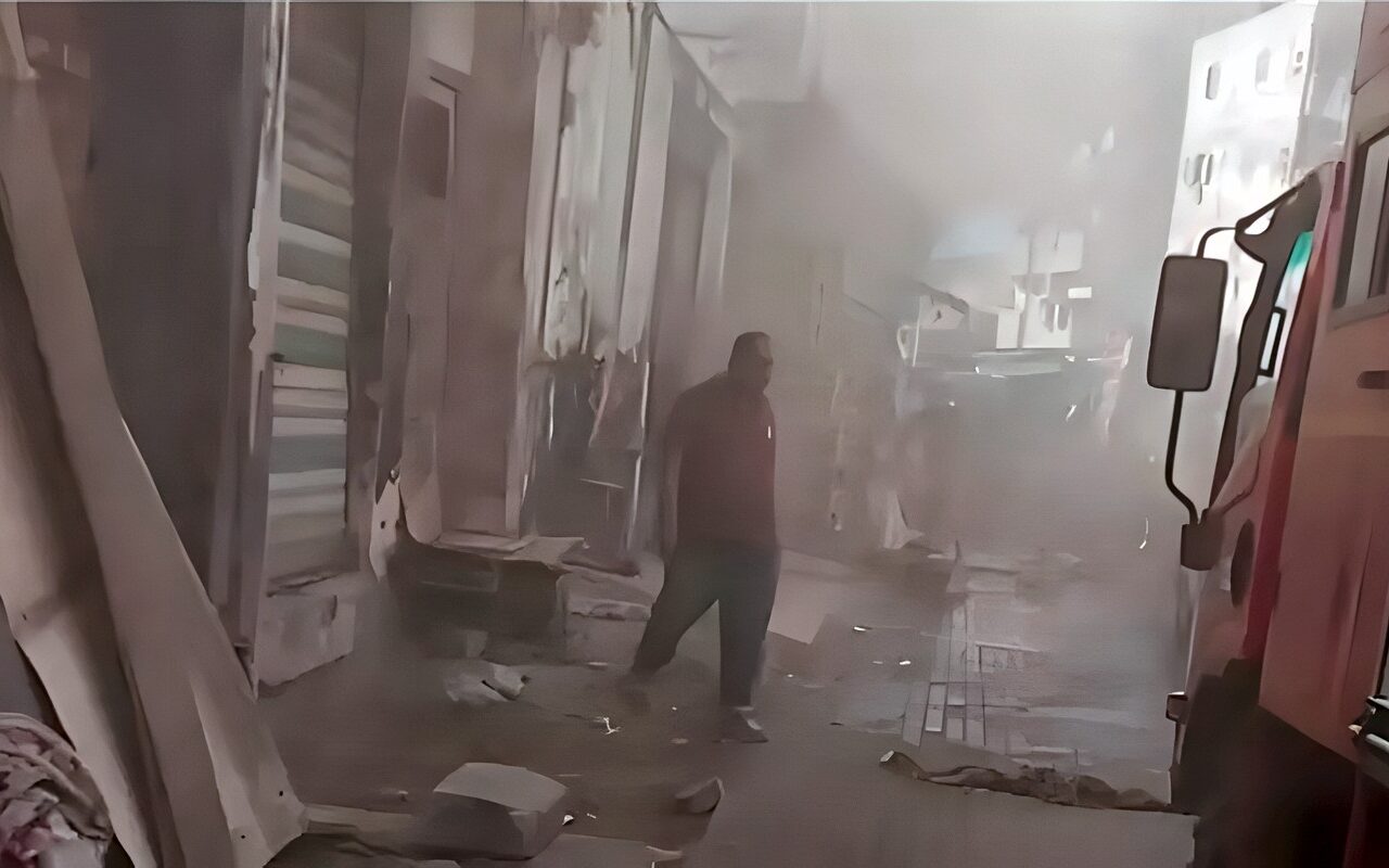 حجز مالكي مخزنين بمؤسسة الزكاة في المرج شب بهما حريق أمس