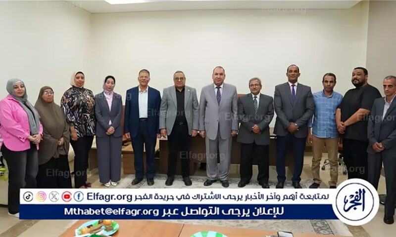رئيس جامعة أسيوط الأهلية ونائبه يعقدان اجتماعا مع عمداء الكليات الجدد بالجامعة اليوم