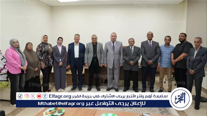رئيس جامعة أسيوط الأهلية ونائبه يعقدان اجتماعا مع عمداء الكليات الجدد بالجامعة اليوم