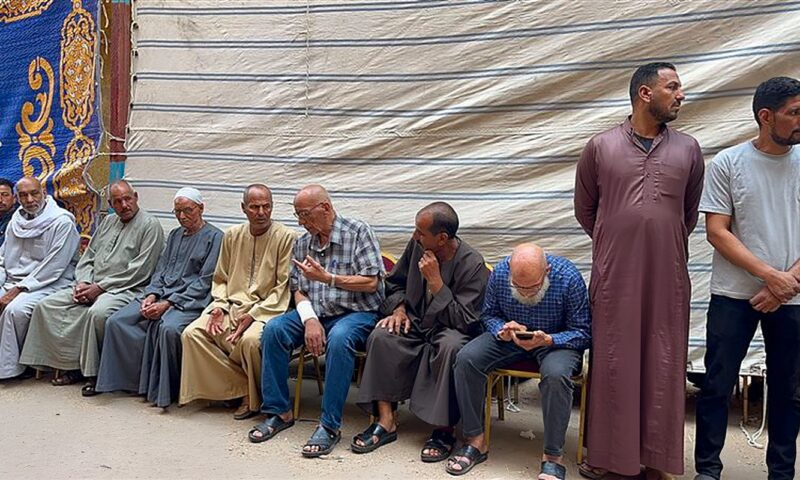 أسرة مضيفة الطيران شهيدة حادث مطار الرياض تستقبل المعزين قبل تشييع الجثمان (صور)