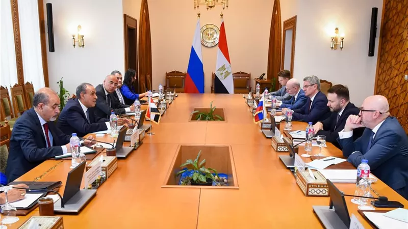 وزير الخارجية يستقبل نائب رئيس الإدارة الرئاسية الروسية