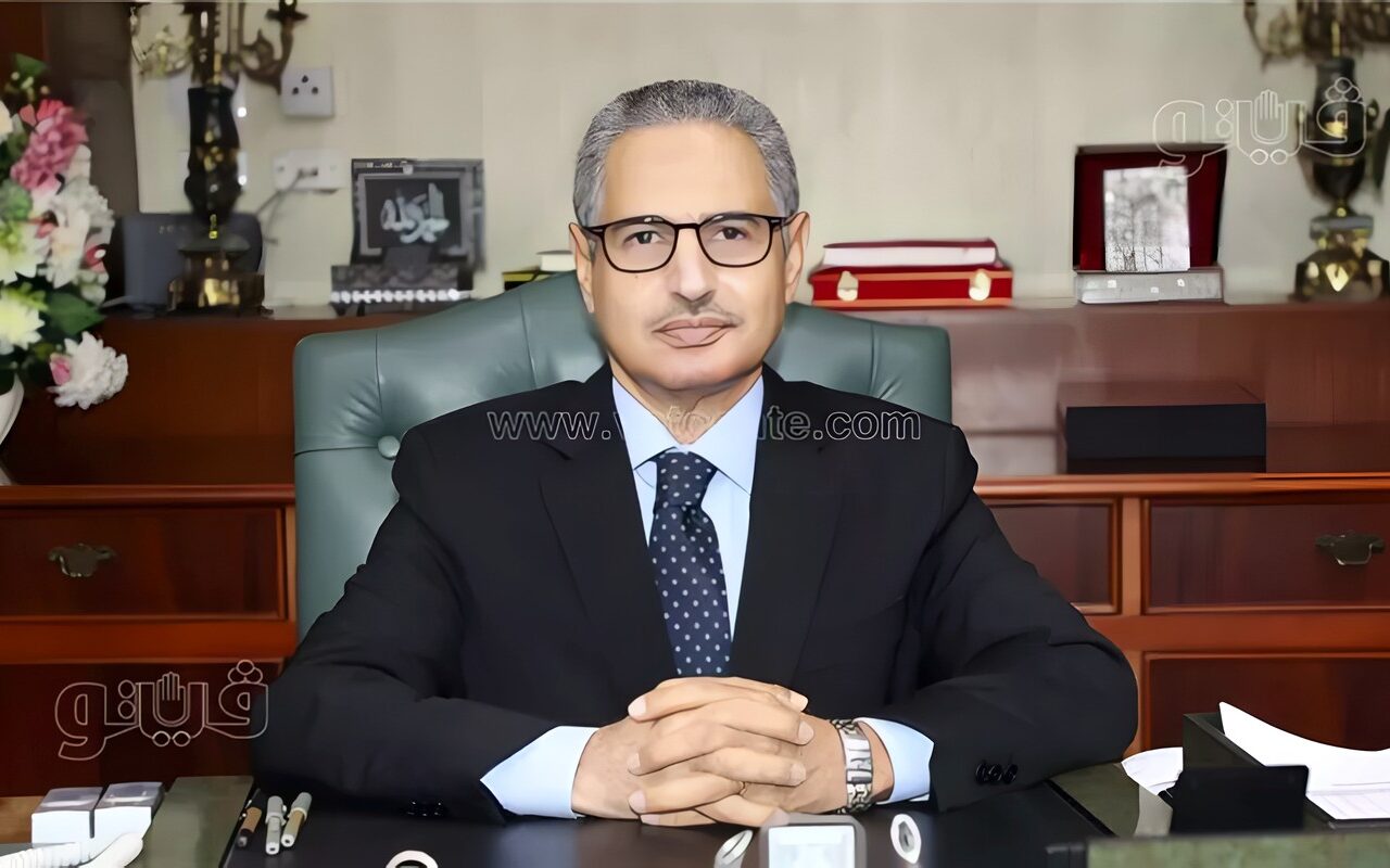محافظ بني سويف يصدر قرارين بترقية 250 موظفا وإعادة تعيين 348 معلما وأخصائيا