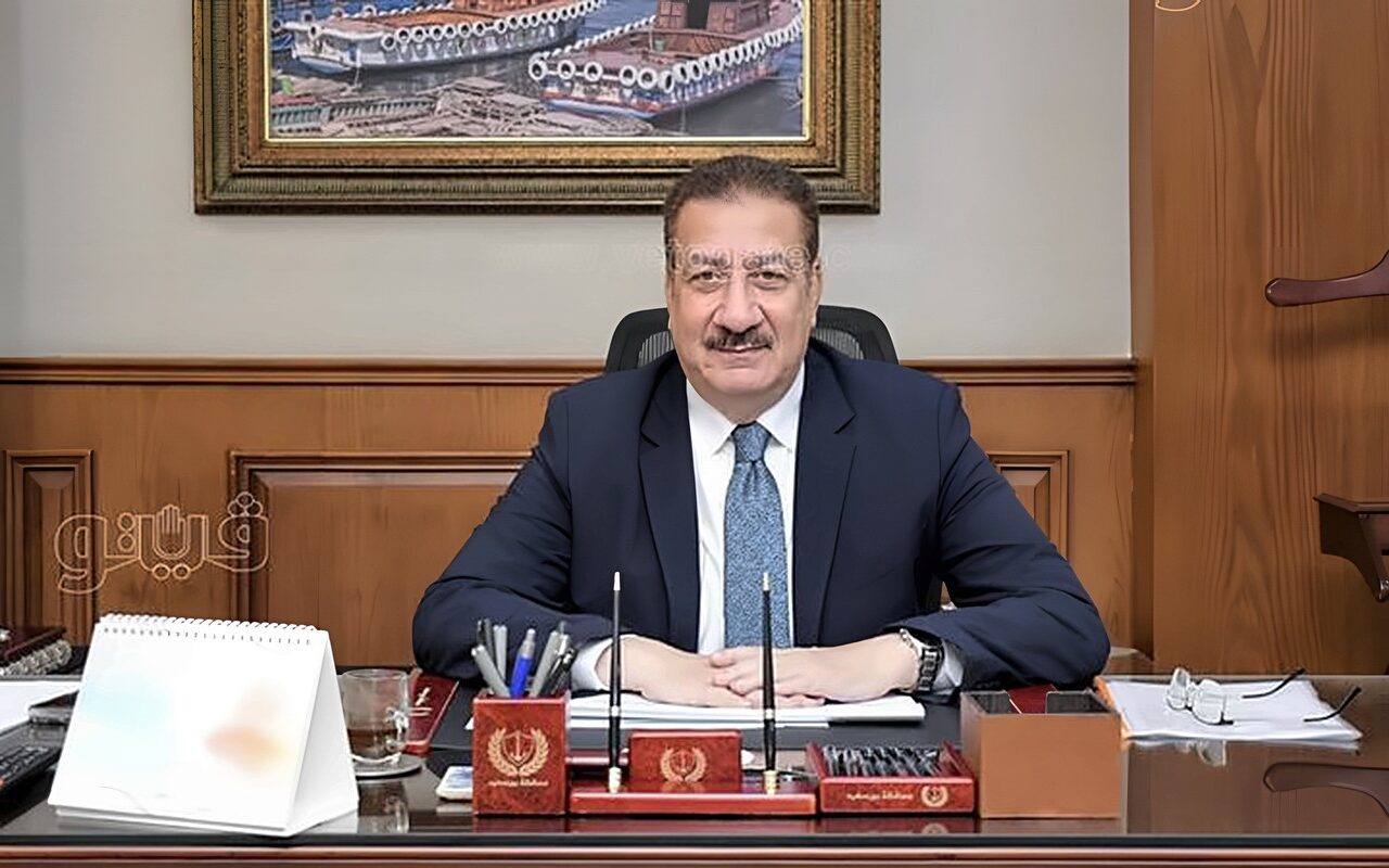 «صراصير وذباب»، محافظ بورسعيد يوقف تشغيل مطعم ومخبزين لمخالفات تهدد صحة المواطنين