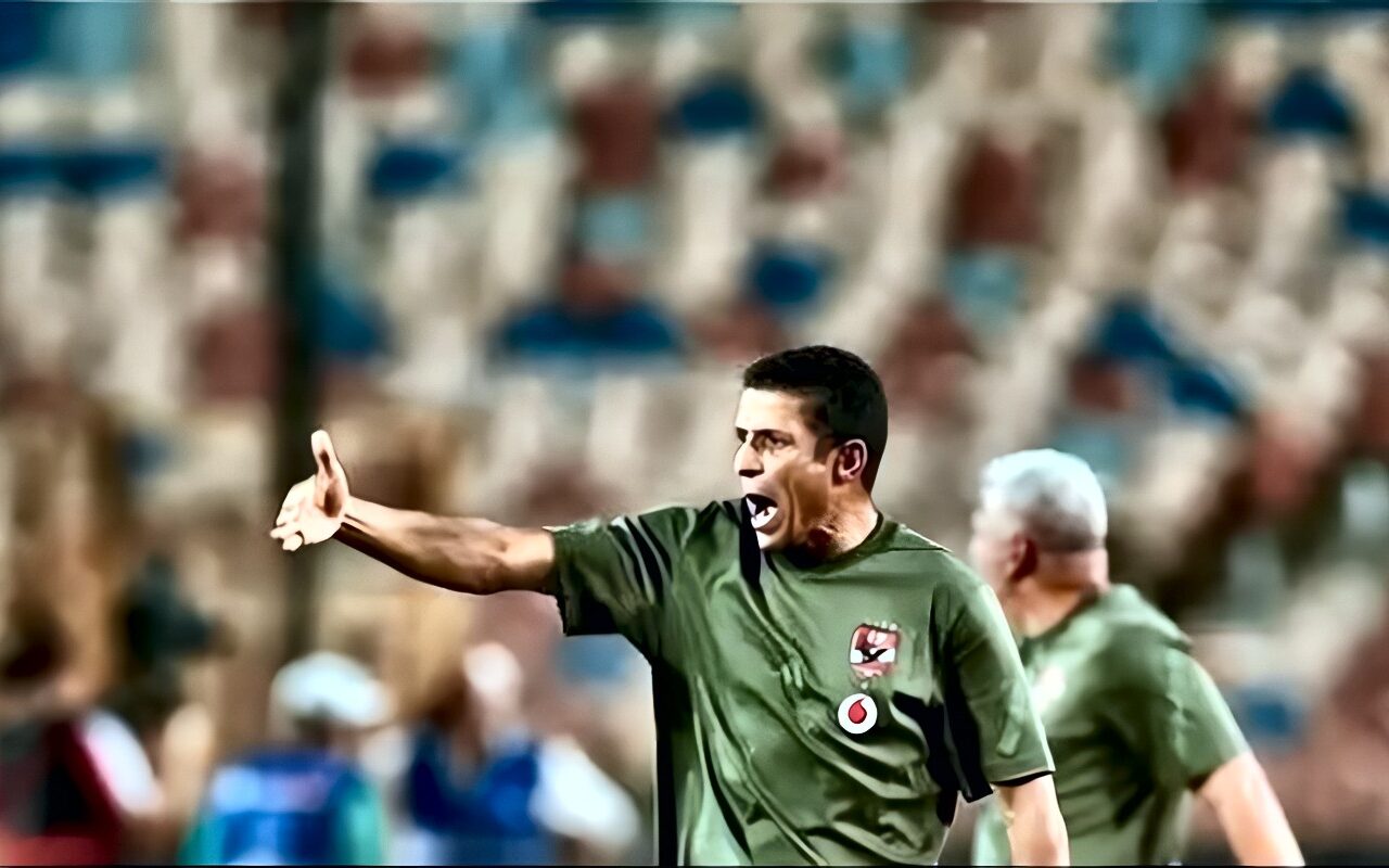 بسبب أزمة الدفاع بالأهلي، عموتة يراقب أداء لاعب القناة خلال مواجهة اليوم في الدوري