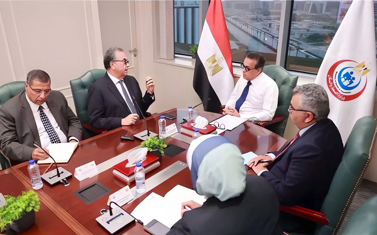 وزير الصحة يبحث التعاون مع «تكنوويف» لتطوير الجراحات الروبوتية وتوطين أحدث التقنيات الطبية