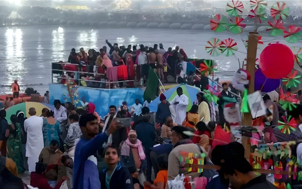 مصرع 13 طفلا بغرق قارب خلال مهرجان في الهند