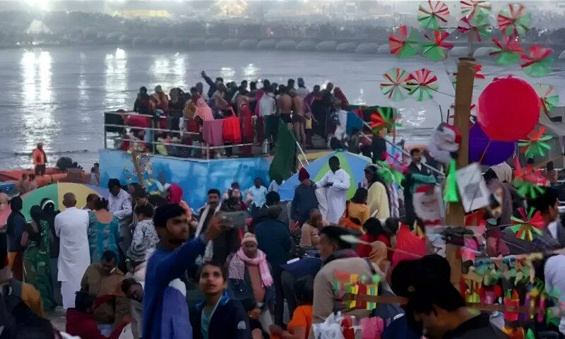 مصرع 13 طفلا بغرق قارب خلال مهرجان في الهند